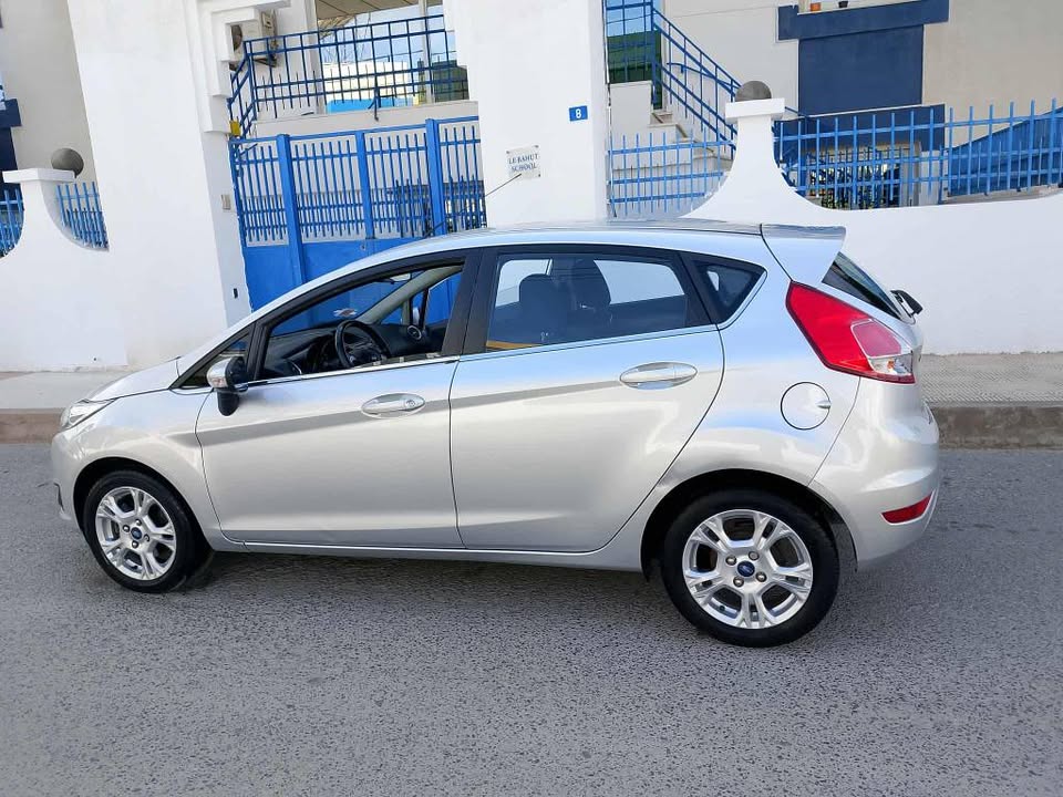 ford-fiesta-clim-auto-led