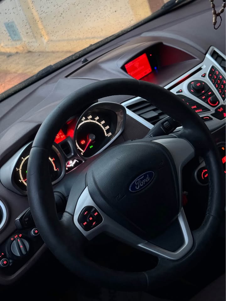 ford-fiesta-titanium-menzel-bourguiba