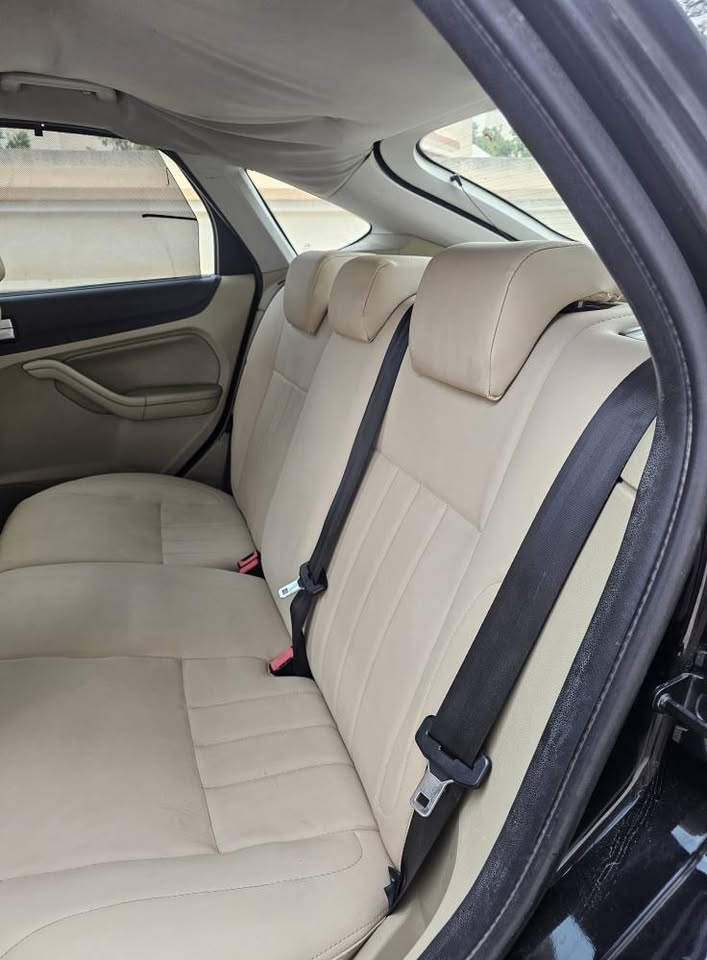 ford-focus-ghia-6cv-essence-occasion