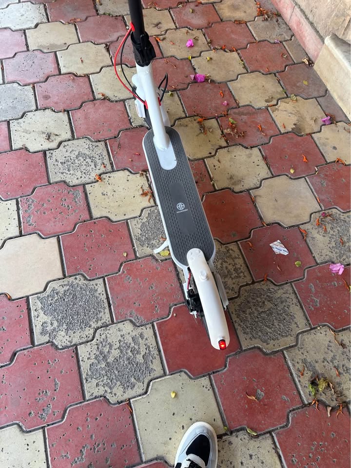 huaihai-trottinette-electrique-vue-laterale