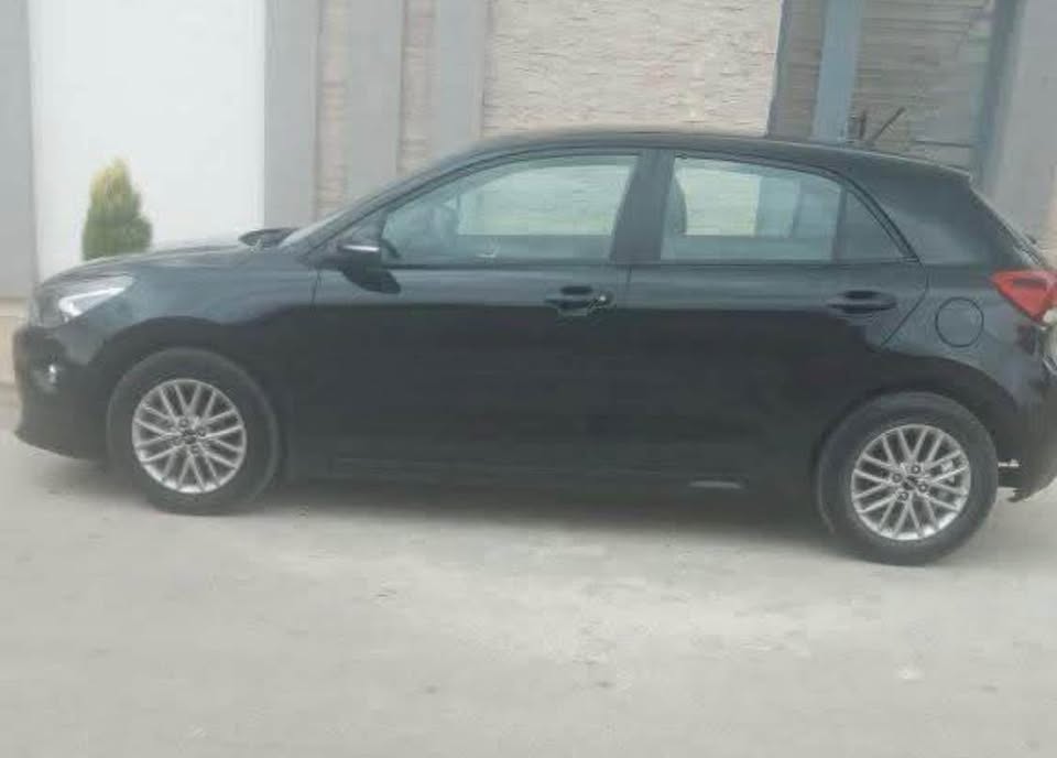 kia-rio-l-aouina-essence-5cv-boite-manuelle