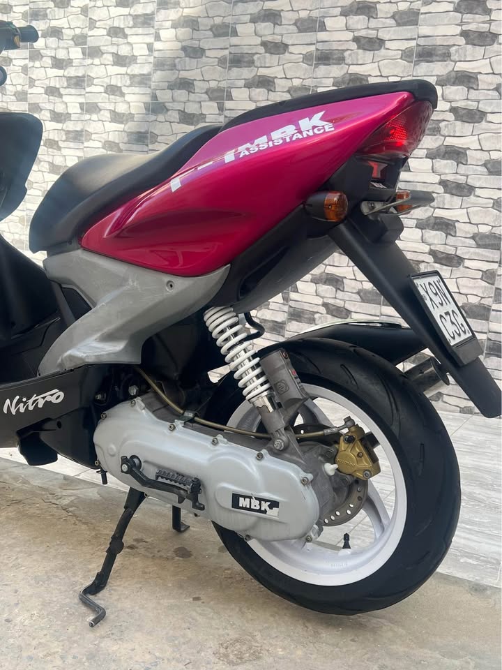 mbk-nitro-peinture-origine-9-10-gros-plan