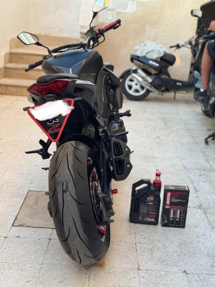 moto-kawasaki-z1000-accessoires-tunisie