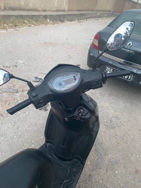 moto-sym-jet-4-noir