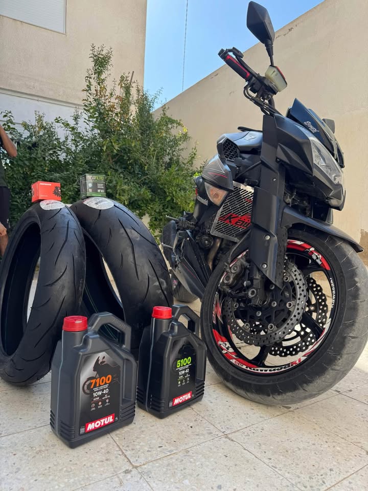 moto-z1000-sportive-2013-tunisie
