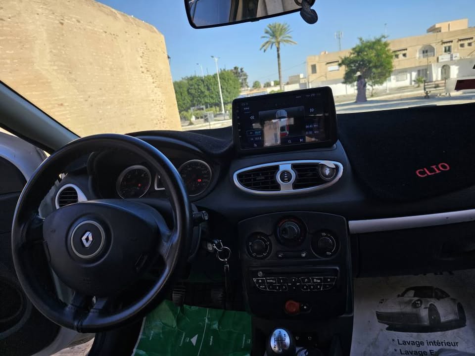 renault-clio3-break-blanche-kairouan