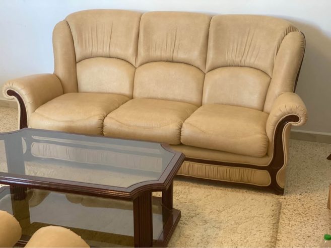 salon-avec-table-basse-a-vendre-sfax