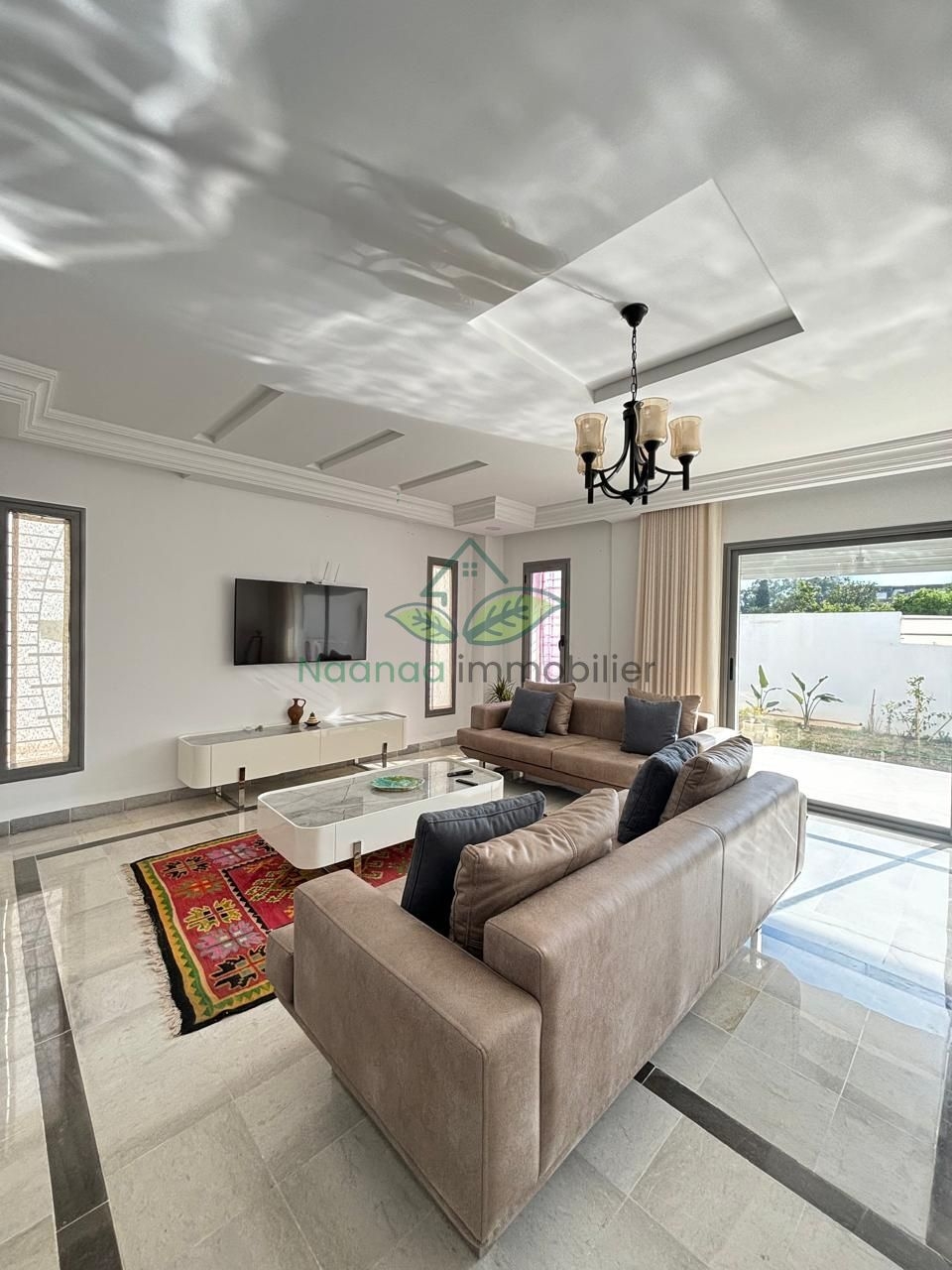 salon-villa-hammamet-lumineux