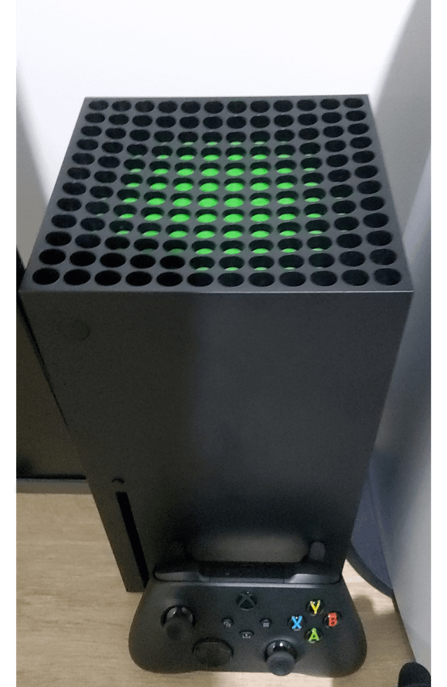 series-x-getting-hot-is-this-normal-v0-tadbajue8qkb1
