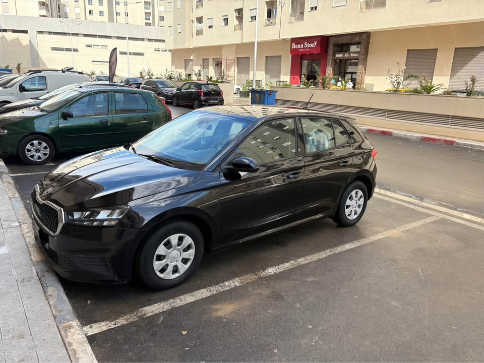 skoda-fabia-noir-2022