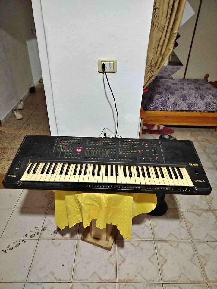 synthetiseur-orla-kx400-tunis