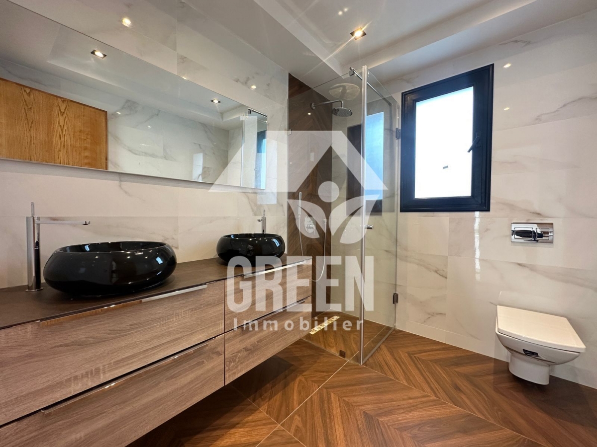 thumb_697549_property_xlarge