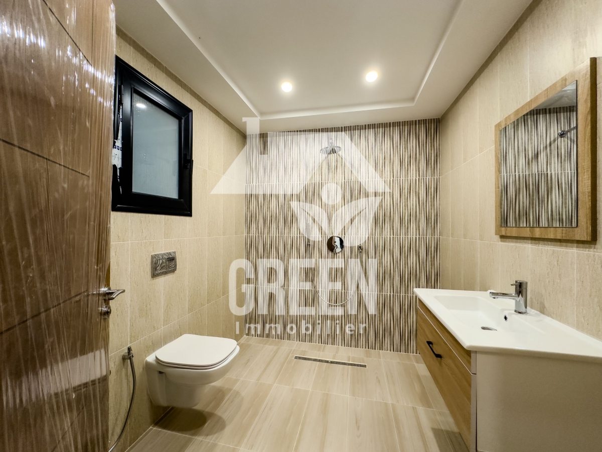 thumb_919855_property_xlarge