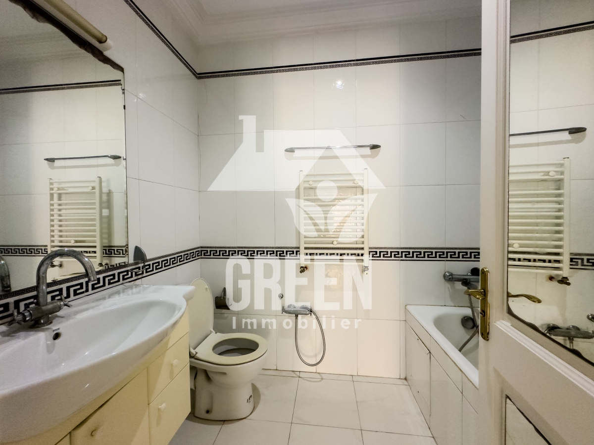 thumb_958353_property_xlarge