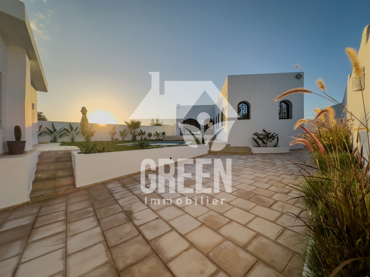 thumb_962131_property_xlarge