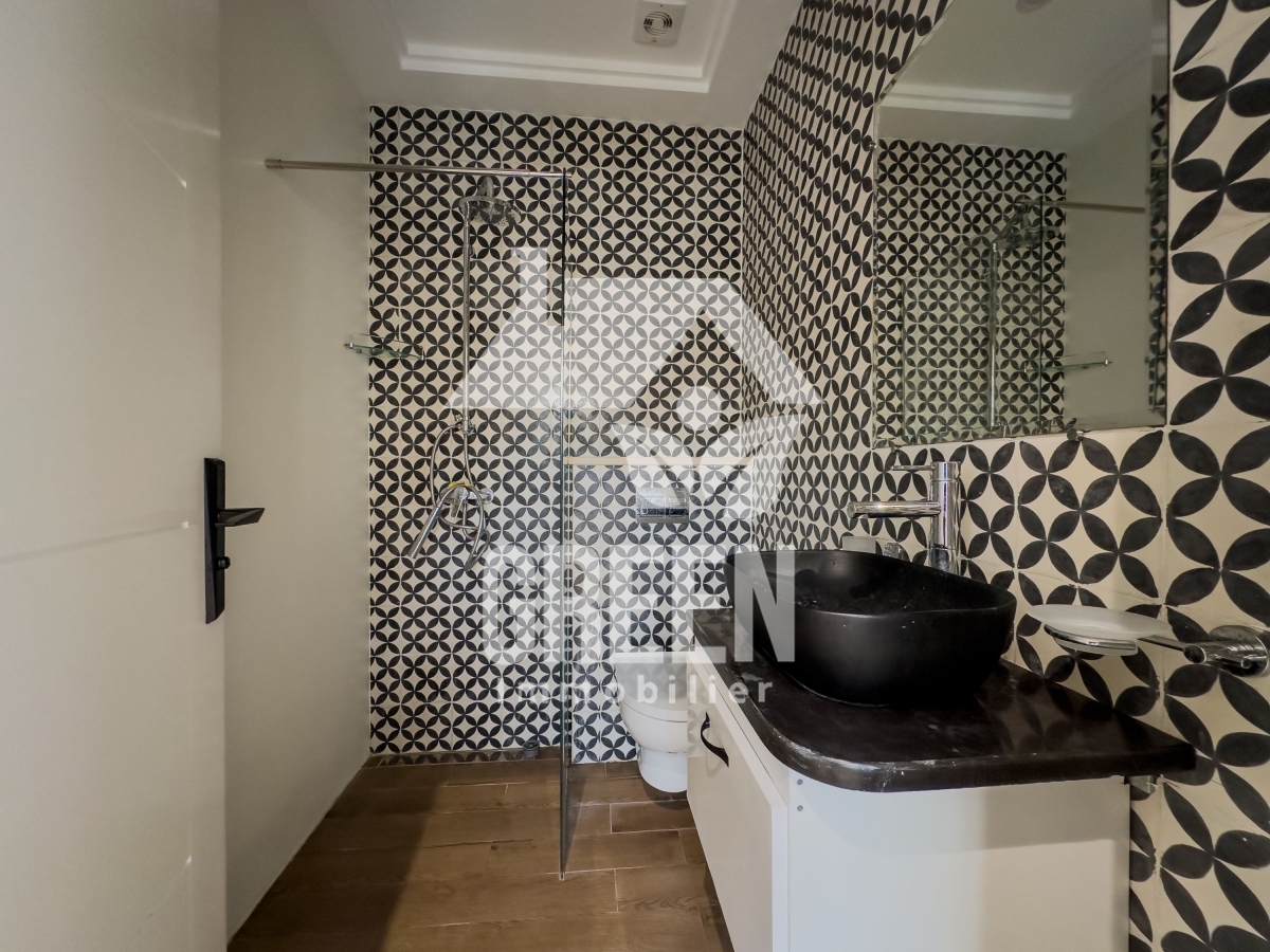 thumb_962153_property_xlarge