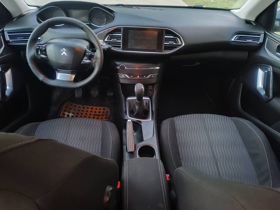 voiture-peugeot-308-2017