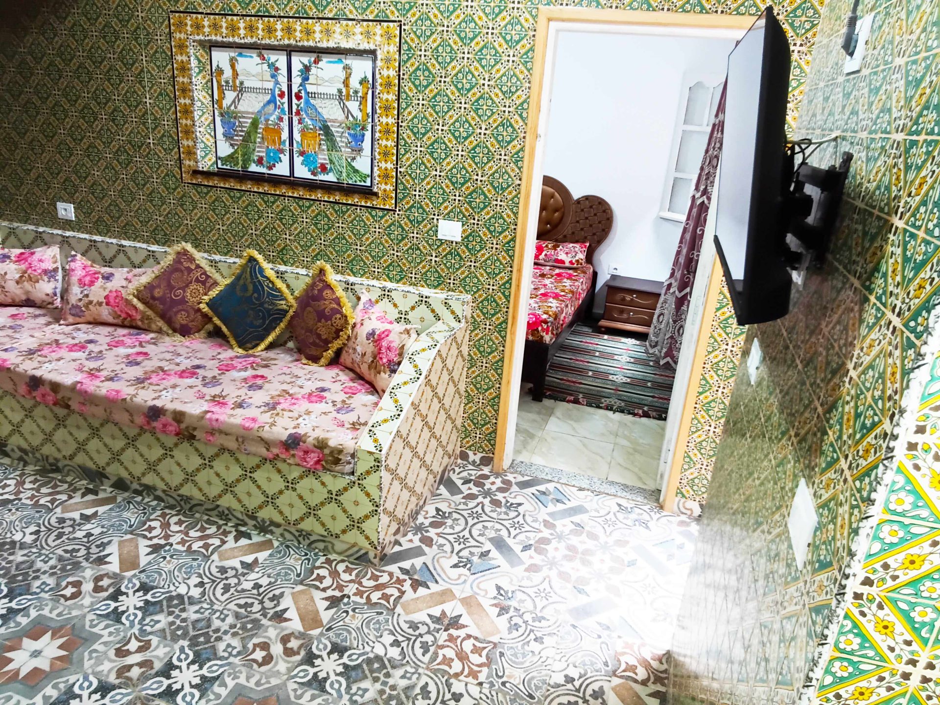 5-TV-in-the-living-room-Winsome-House-1-