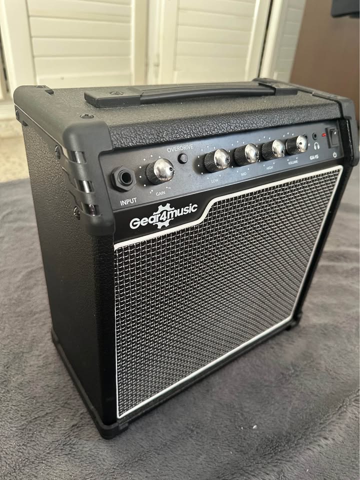 ampli-gear4music-15w-pratique