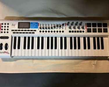 axiom-pro-61-semi-leste-aftertouch-tunisie