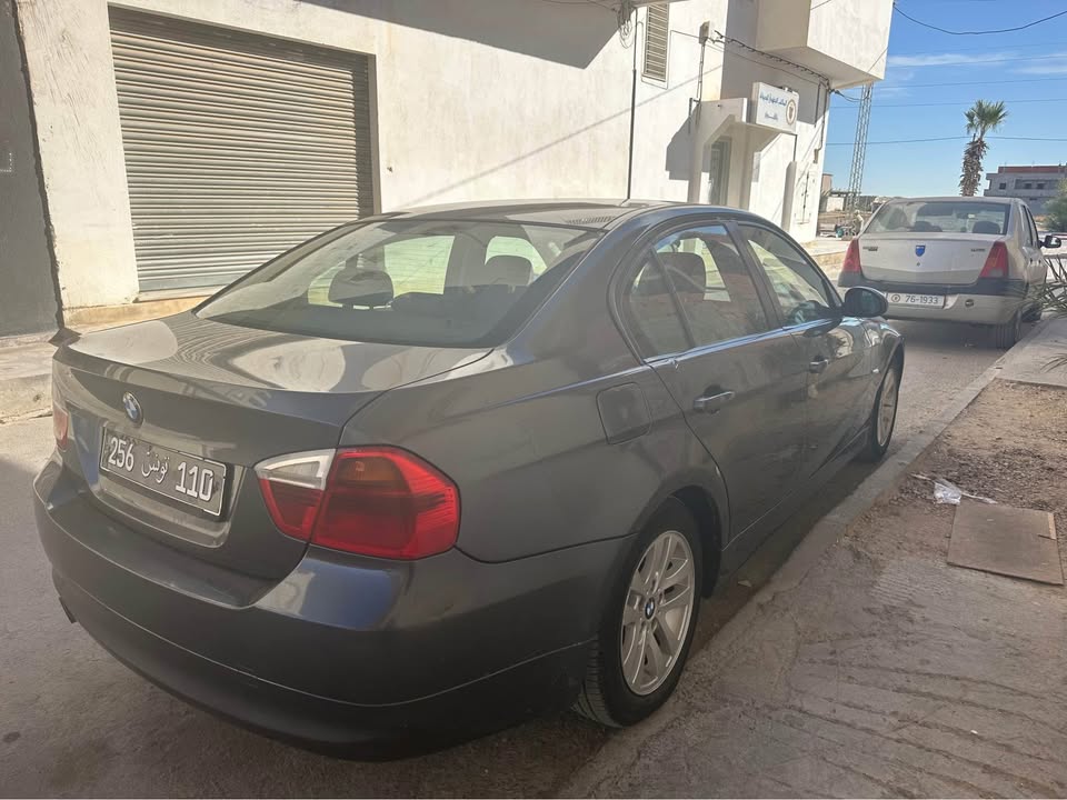 bmw-318d-2008-kairouan-arriere