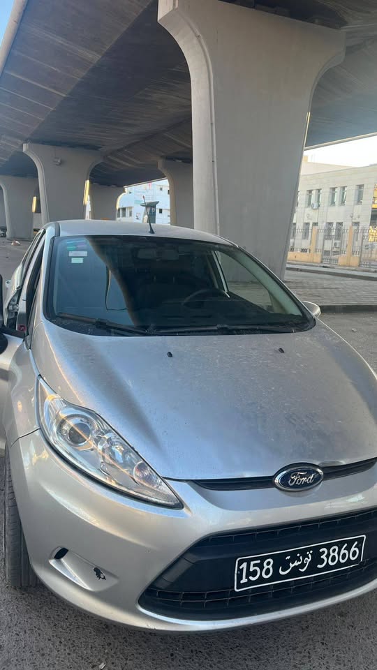 ford-fiesta-2013-essence-rades-face