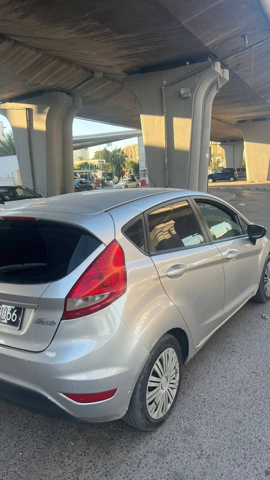 ford-fiesta-2013-profil-lateral