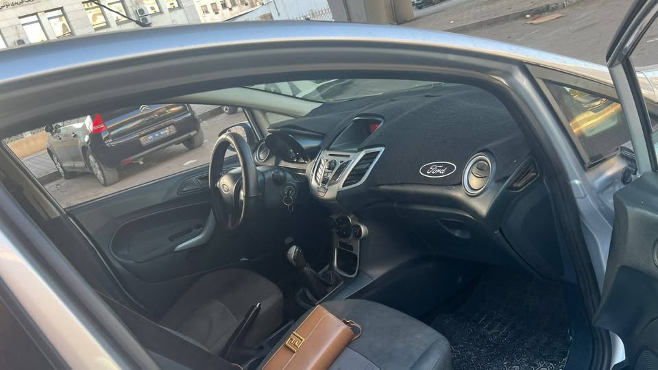 ford-fiesta-5cv-200000-km