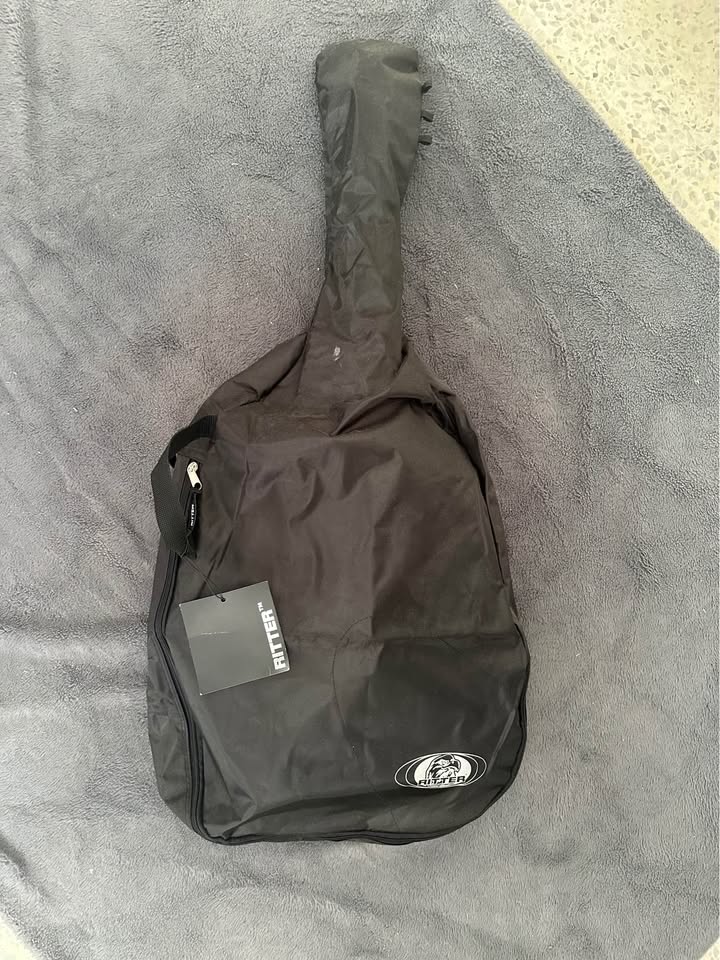 housse-guitare-noire-protection