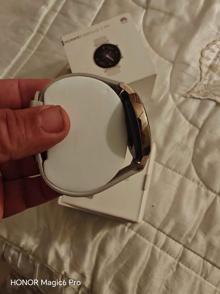 huawei-watch-gt-2-42mm-profil-gauche