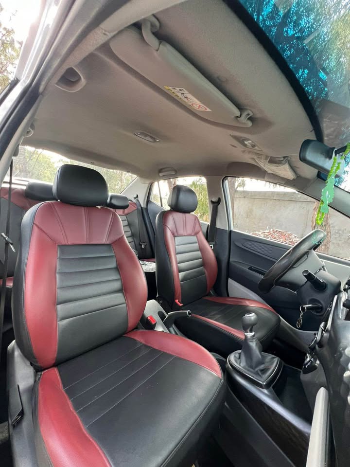 hyundai-grand-i10-sedan-2022-interieur-avant