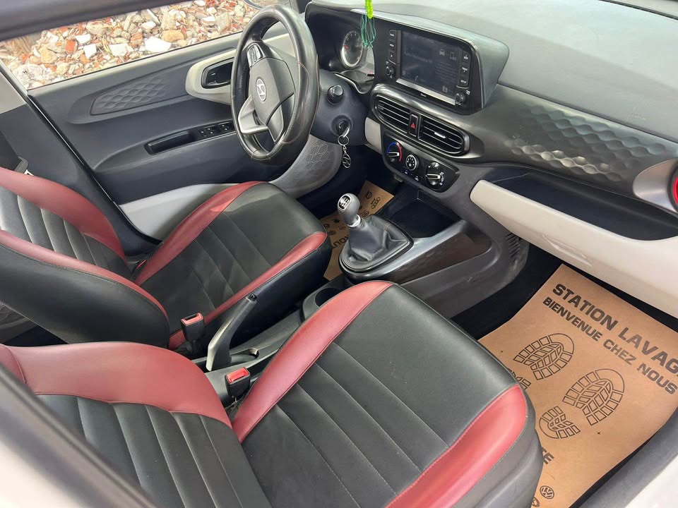 hyundai-grand-i10-sedan-2022-tableau-de-bord