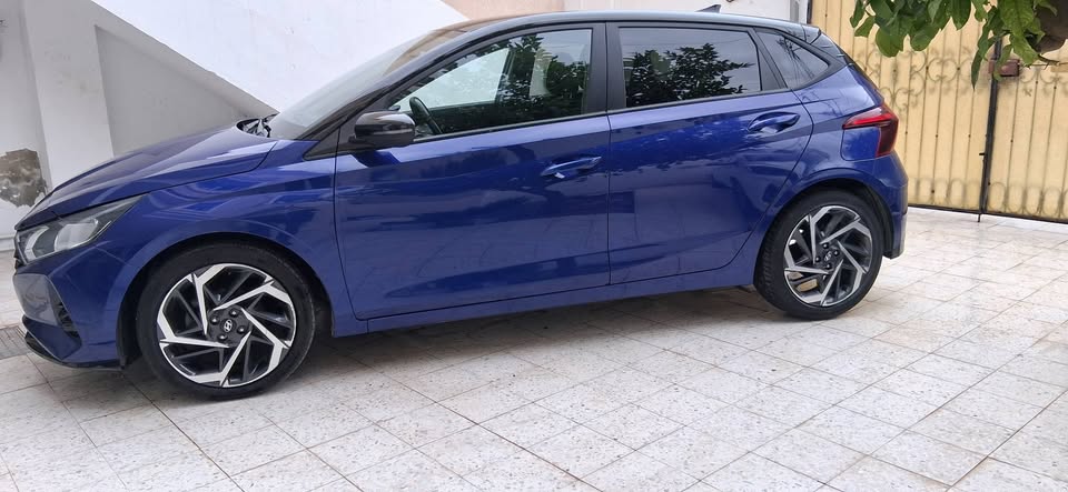 hyundai-i20-2022-vue-arriere-et-feux