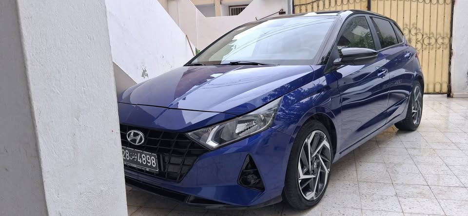 hyundai-i20-2022-vue-avant-trois-quarts-bleu