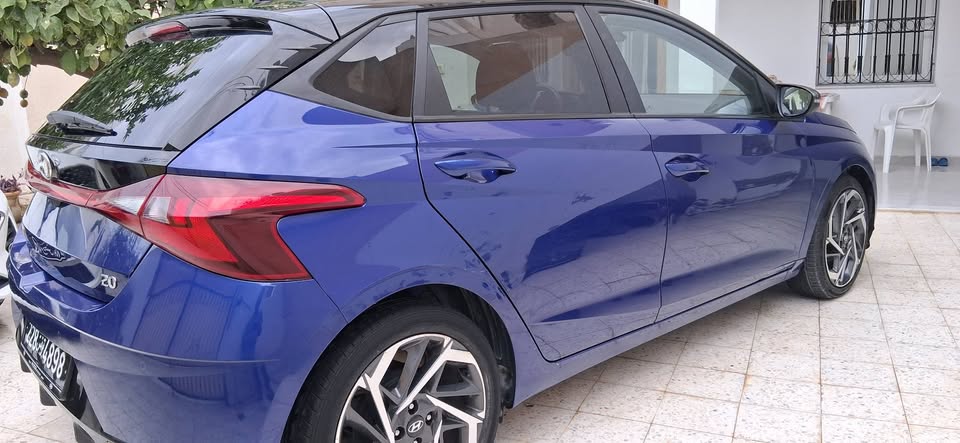 hyundai-i20-airbags-antibrouillard-vitres-teintees