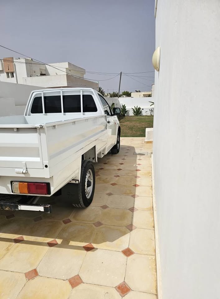 isuzu-dmax-plateau-2-portes-travail-utilitaire