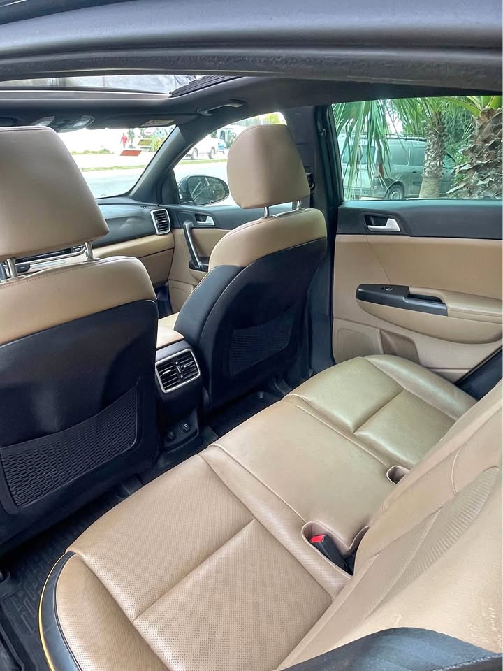 kia-sportage-2019-interieur-cuir