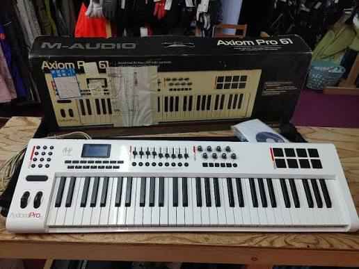 maudio-axiom-pro-61-8-pads-9-faders-8-knobs