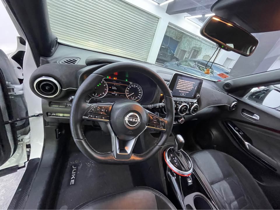 nissan-juke-interieur-volant-multifonction