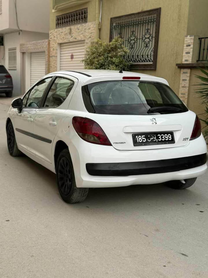 peugeot-207-arriere-feux-coffre-occasion