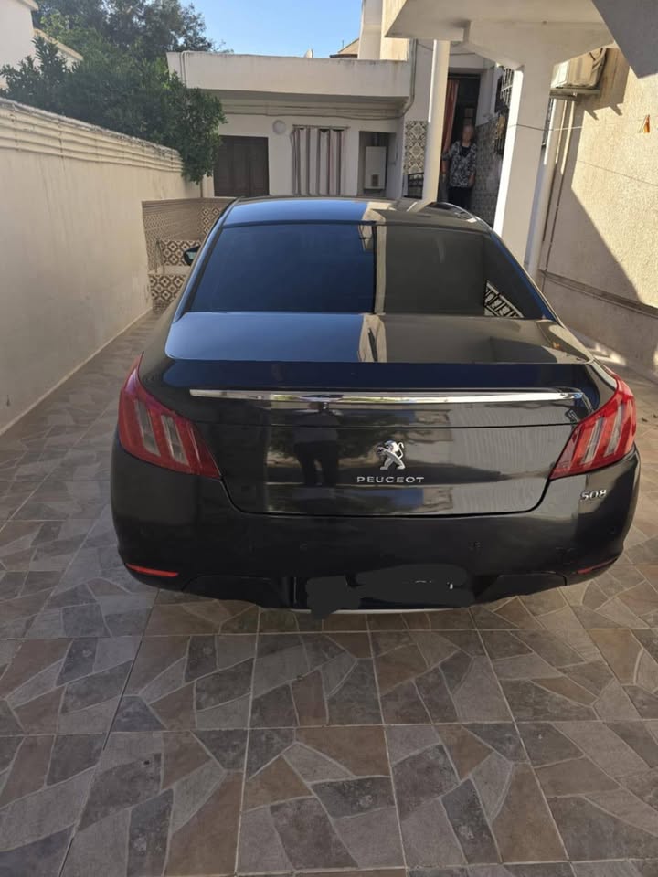 peugeot-508-2012-arriere-tunis