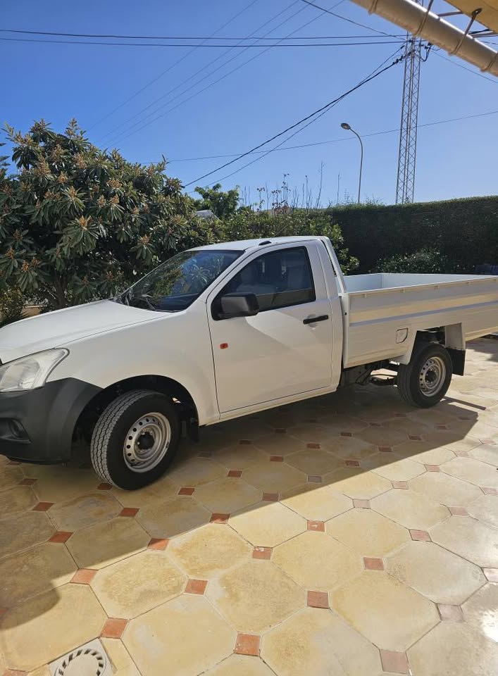 pickup-isuzu-dmax-sfax-prix-73000-dt