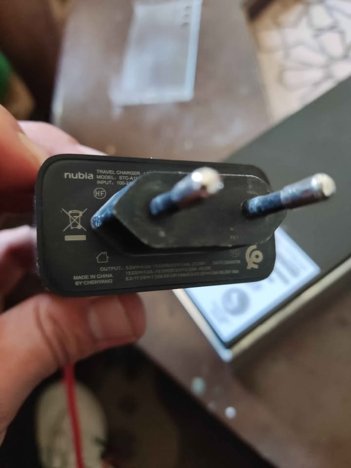 redmagic-9s-pro-snowfall-batterie-6500mah-charge-80w