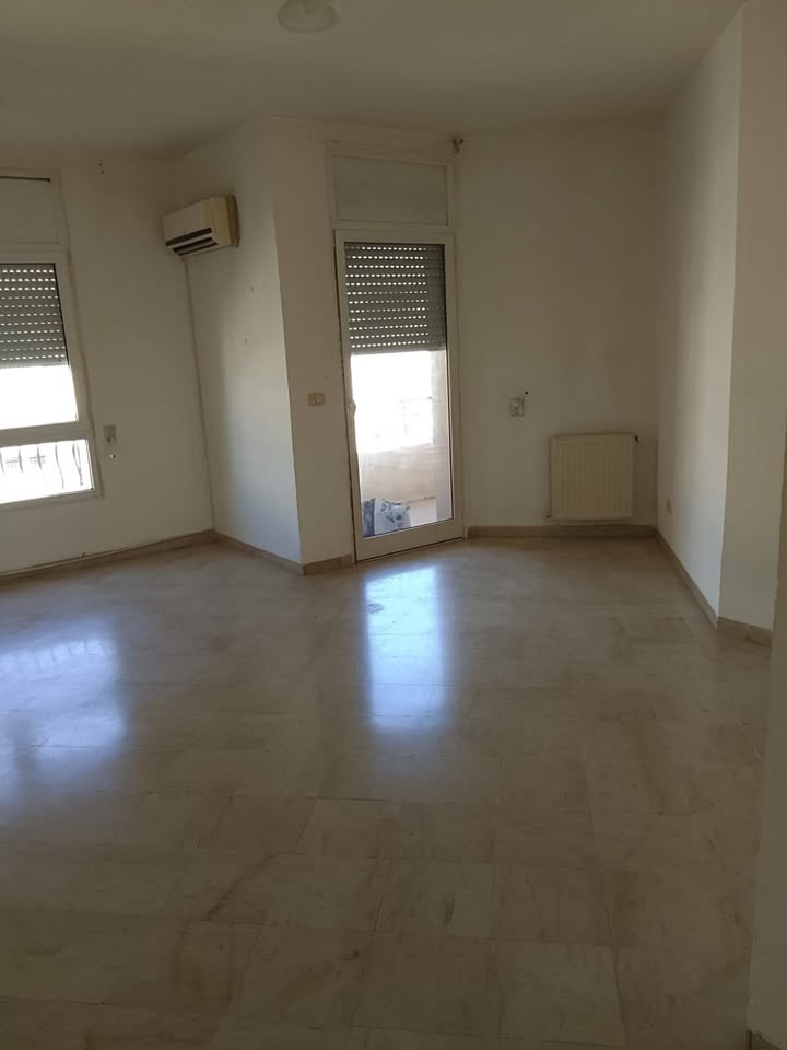 s2-location-riadh-el-andalous-salon-climatise-balcon