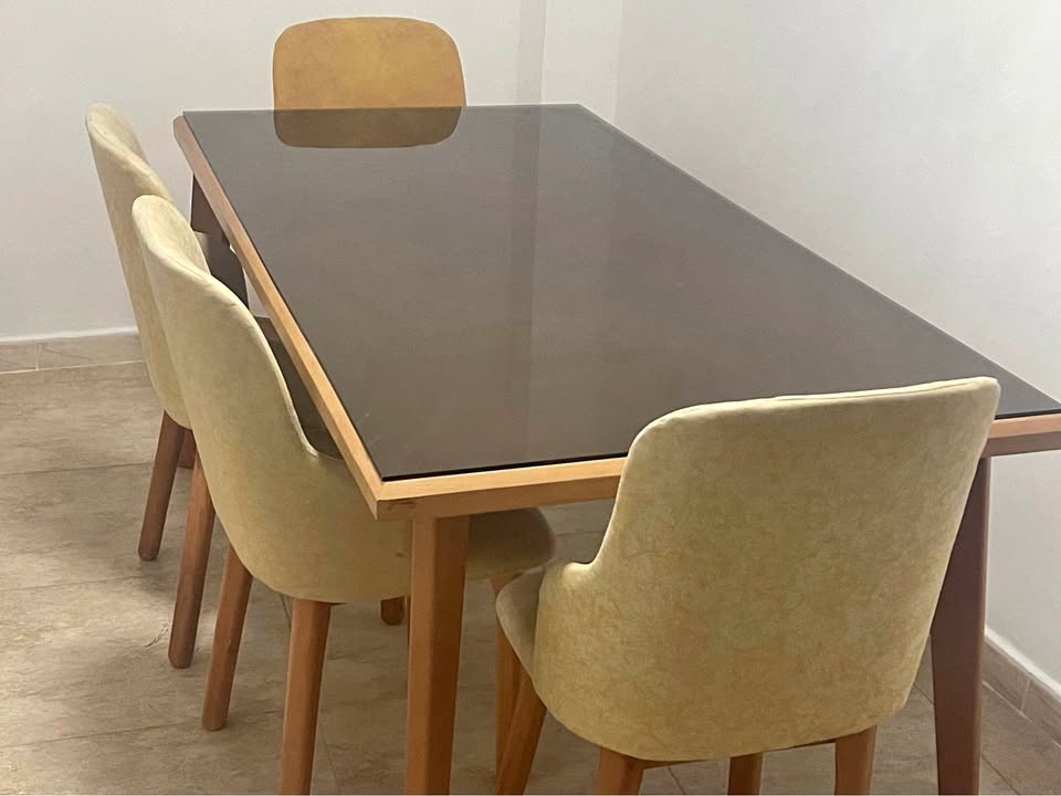 salle-a-manger-4-places-verre-fume-menzel-bourguiba