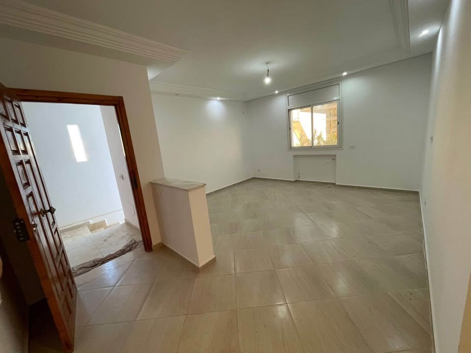 salon-appartement-s2-neuf-a-louer-gammarth