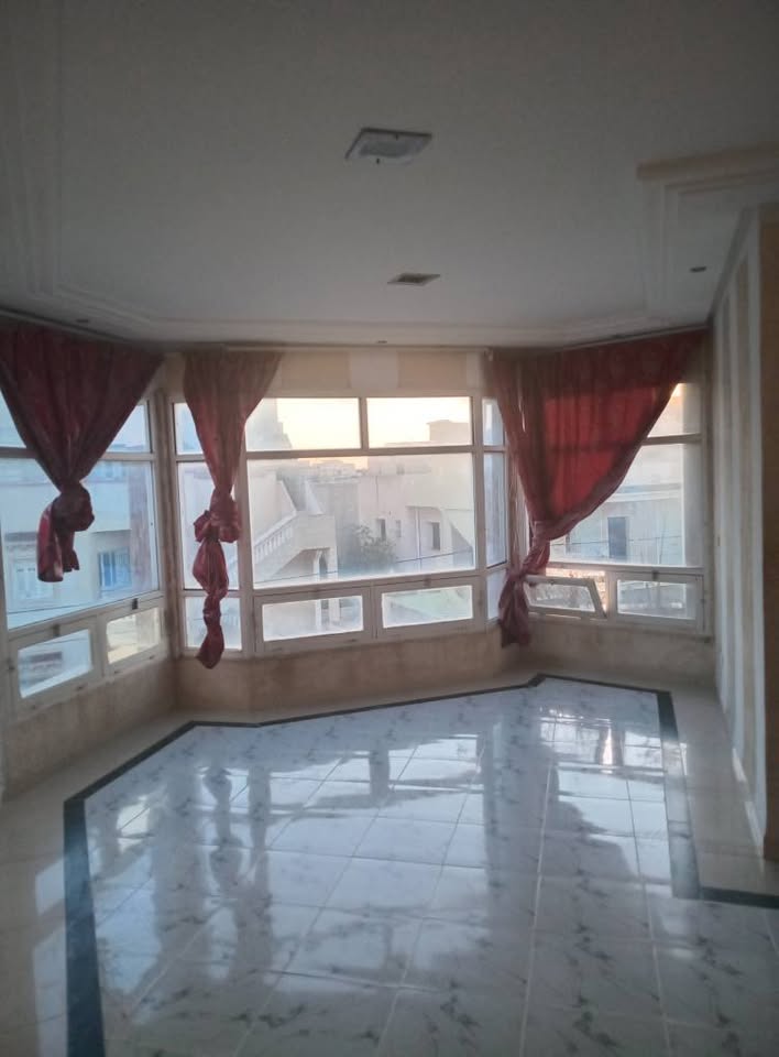 salon-lumineux-baies-vitrees-sousse