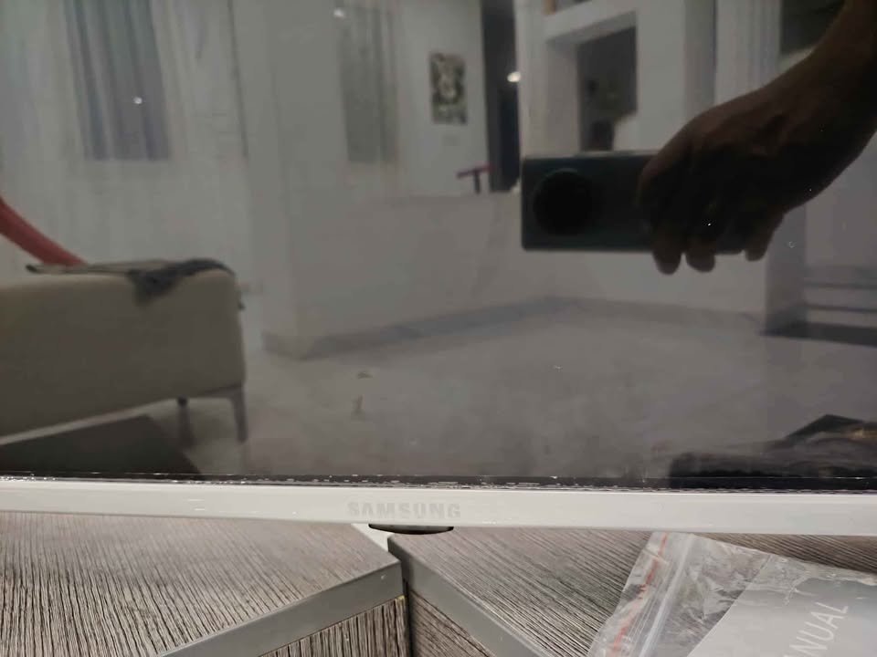 samsung-43-smart-tv-neuve-emballage-plastique