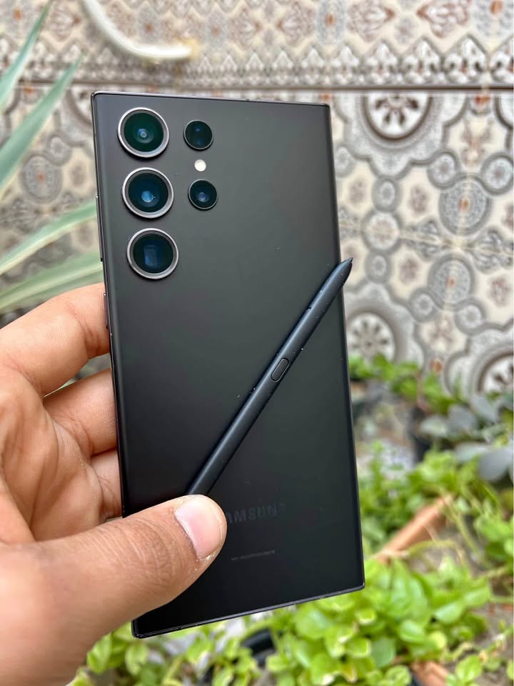 samsung-s23-ultra-noir-face-bembla