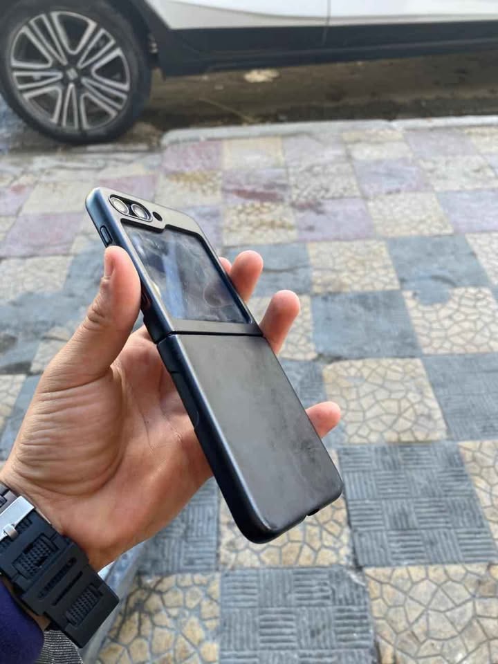 samsung-z-flip-5-ferme-ecran-externe